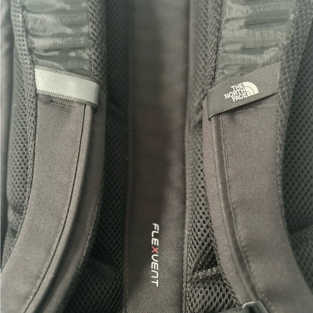 The North Face Black Pivoter Backpack - Picture 9 of 12